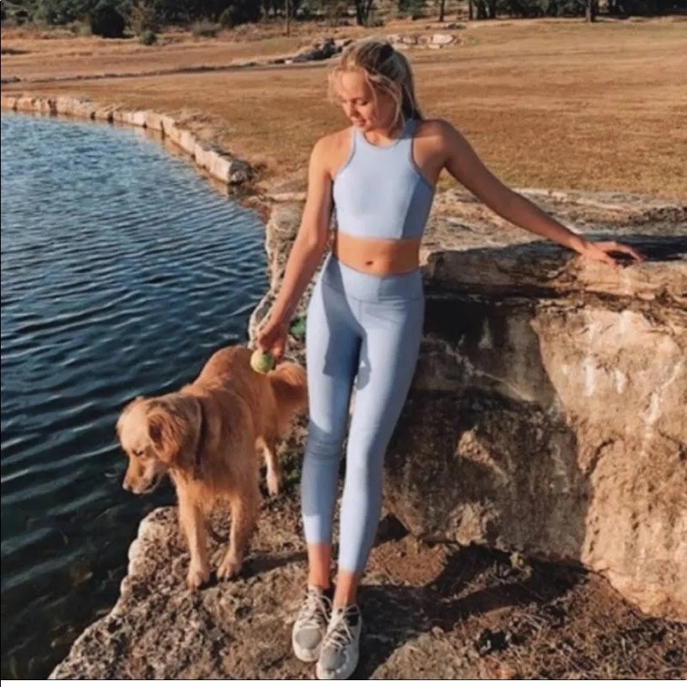 Outdoor Voices 3/4 Warm Up Crops leggings in baby blue lilac size XL